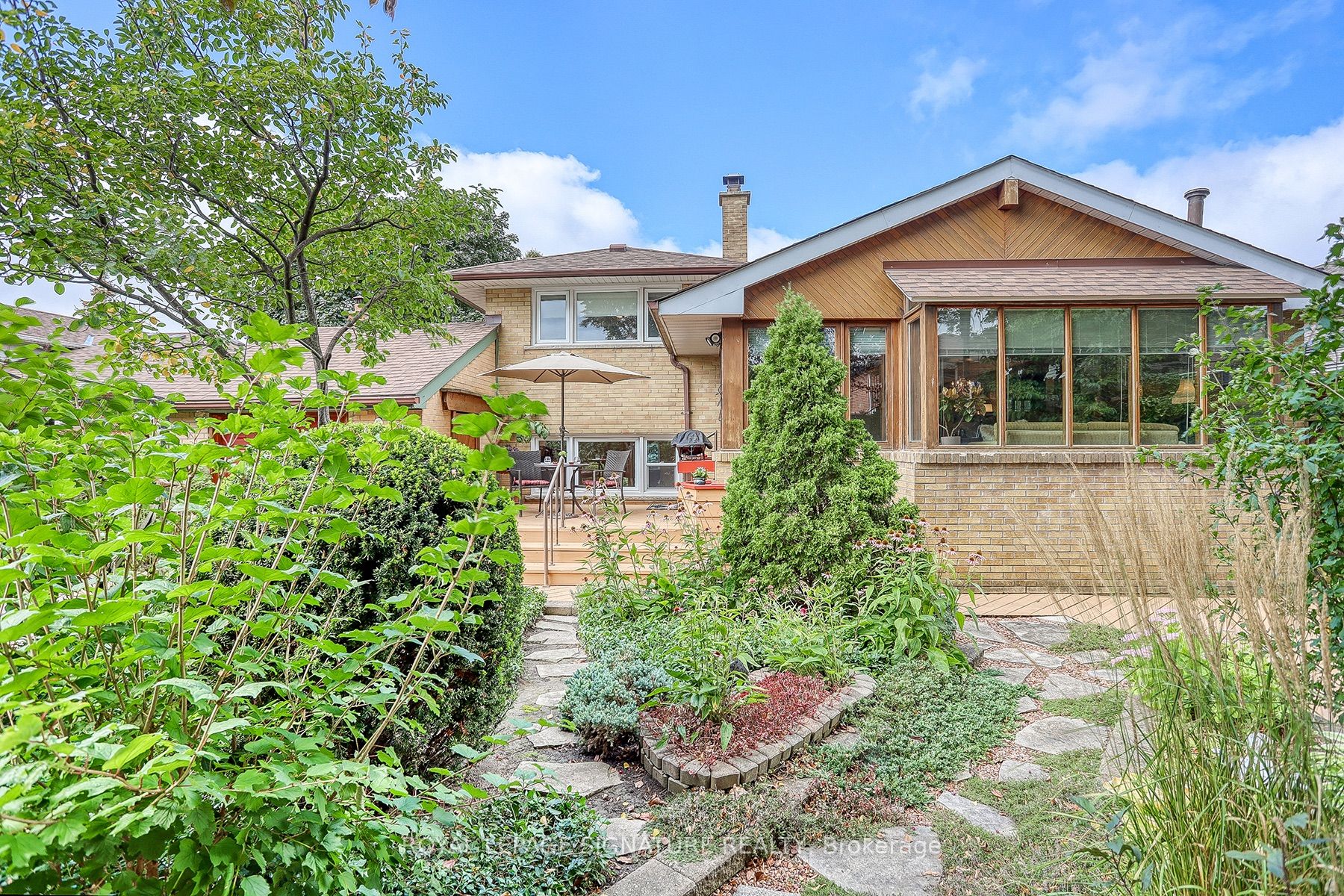 17 Shaunavon Heights Cres