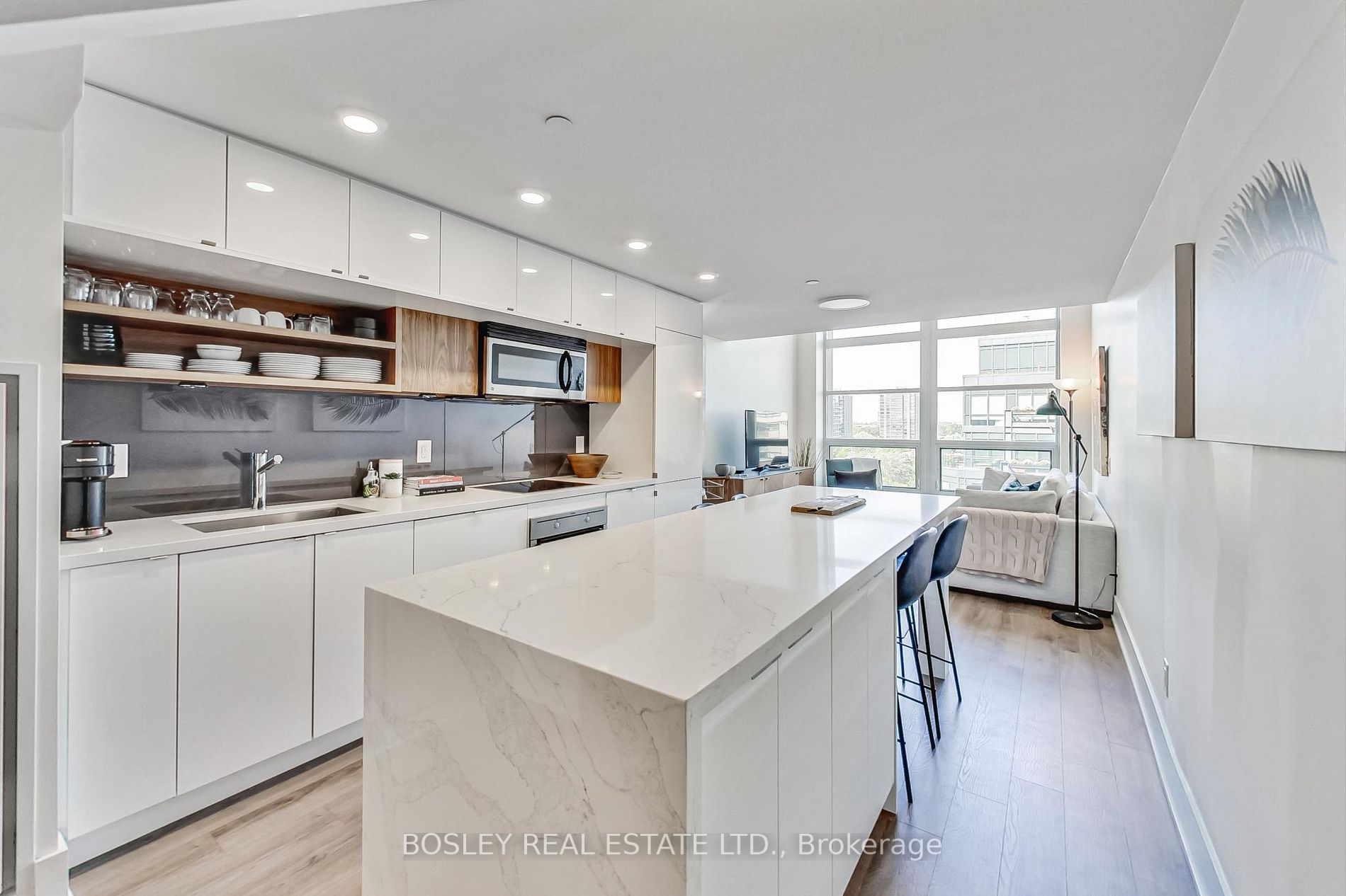 111 St Clair Ave W, #903