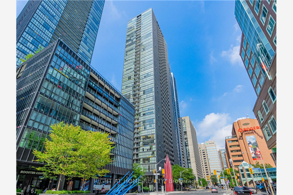 110 Charles St E, Toronto