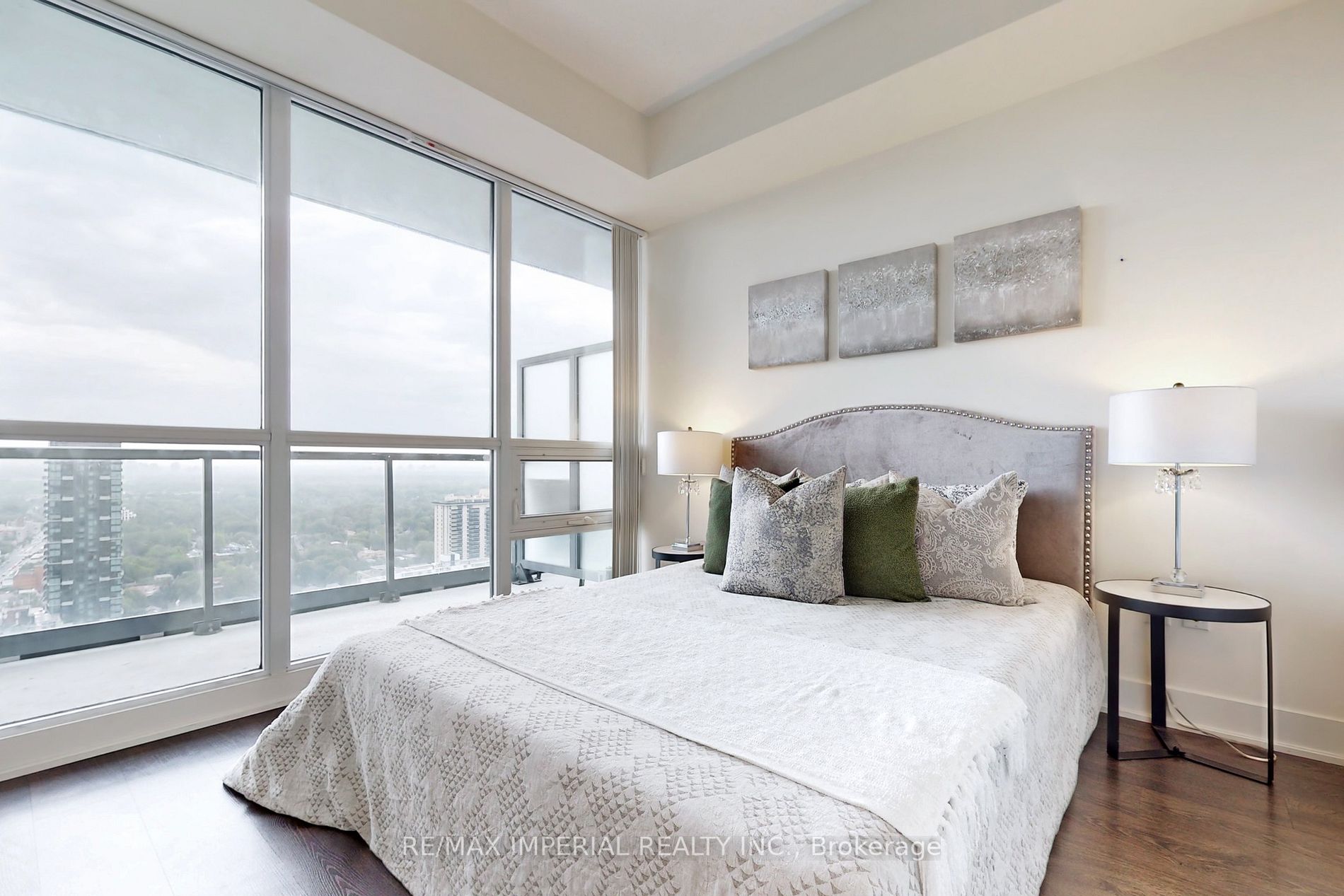 30 Roehampton Ave, #3204