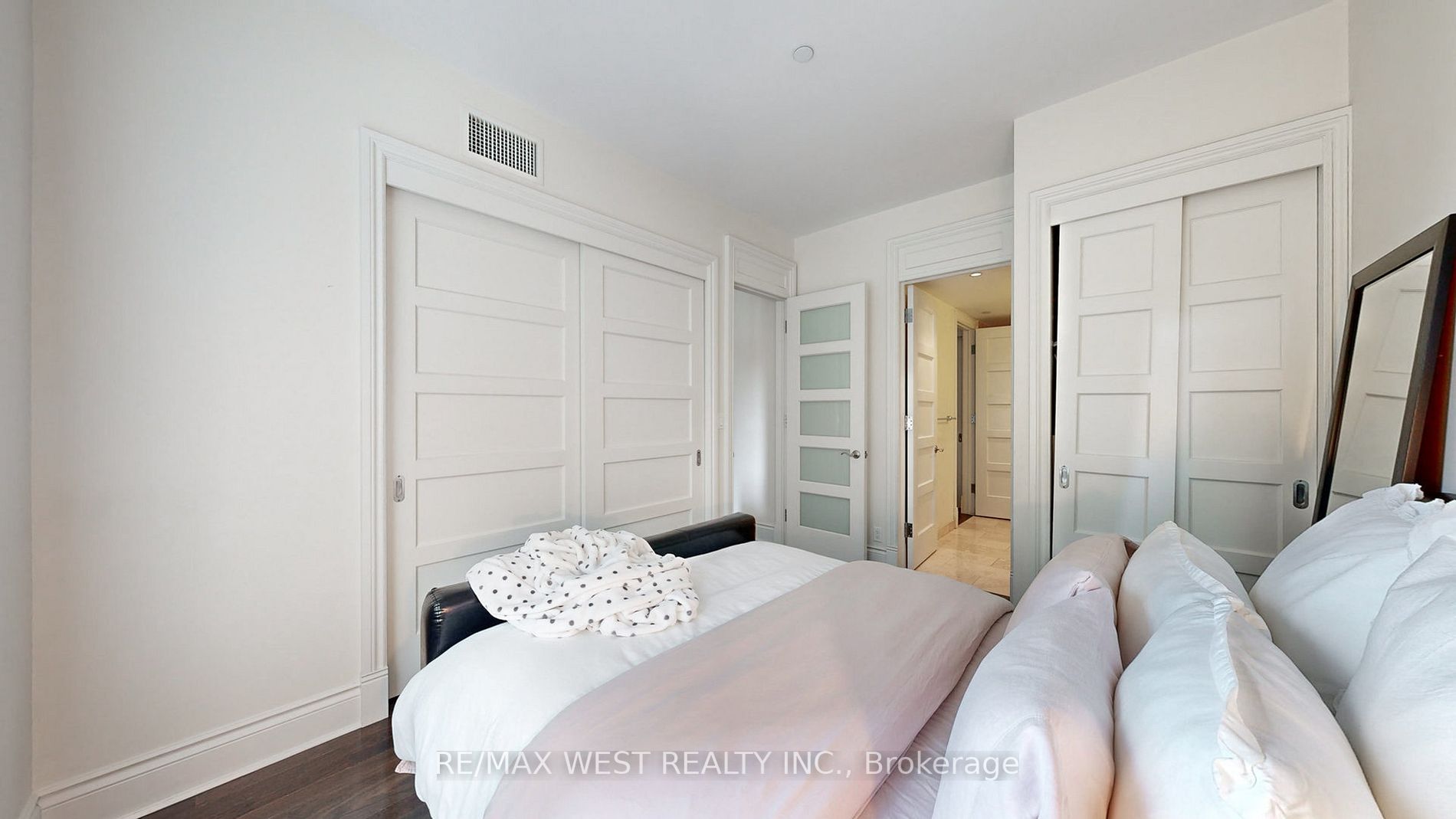 Listing C6809728 - Large Photo # 24