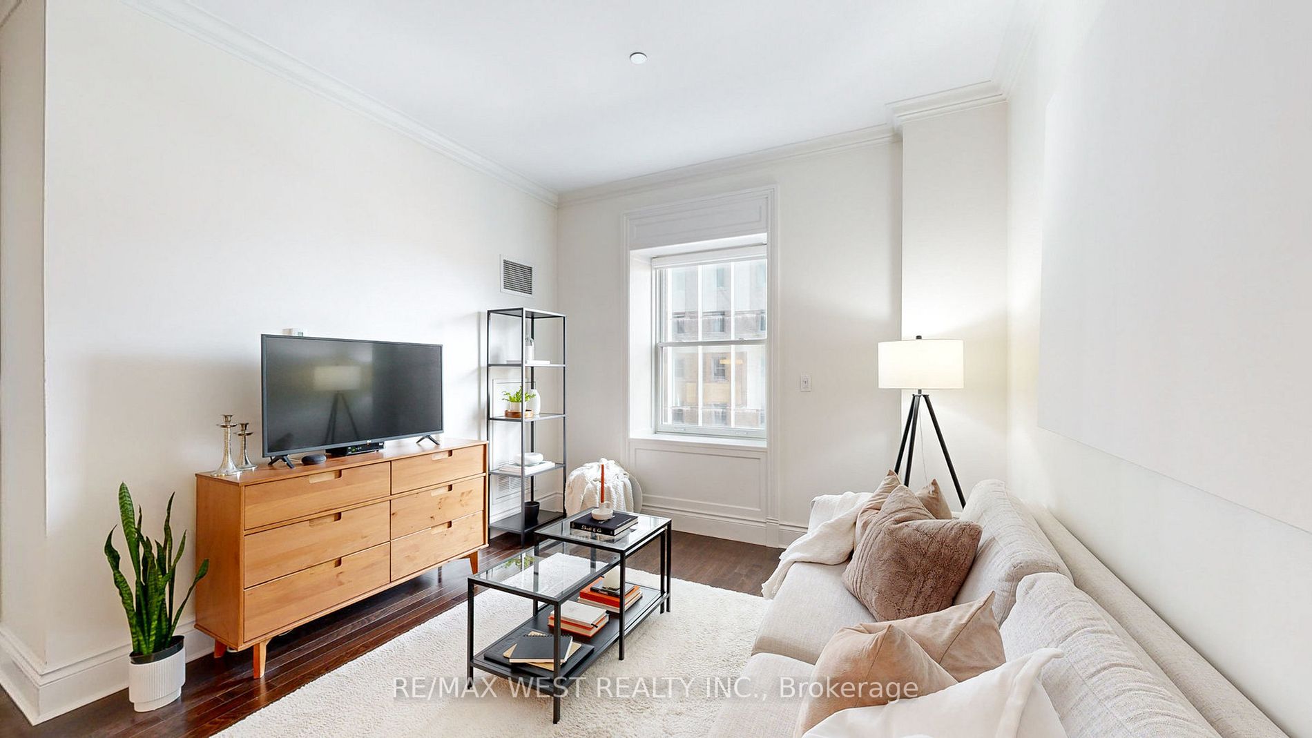 Listing C6809728 - Large Photo # 9