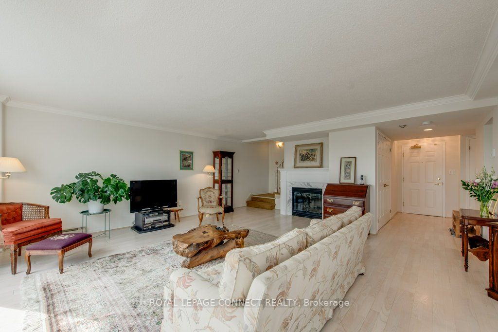 1818 Bayview Ave, #608