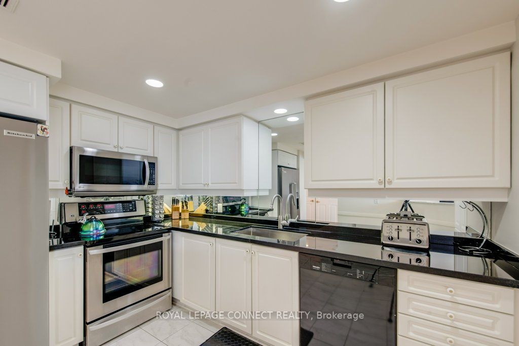 1818 Bayview Ave, #608
