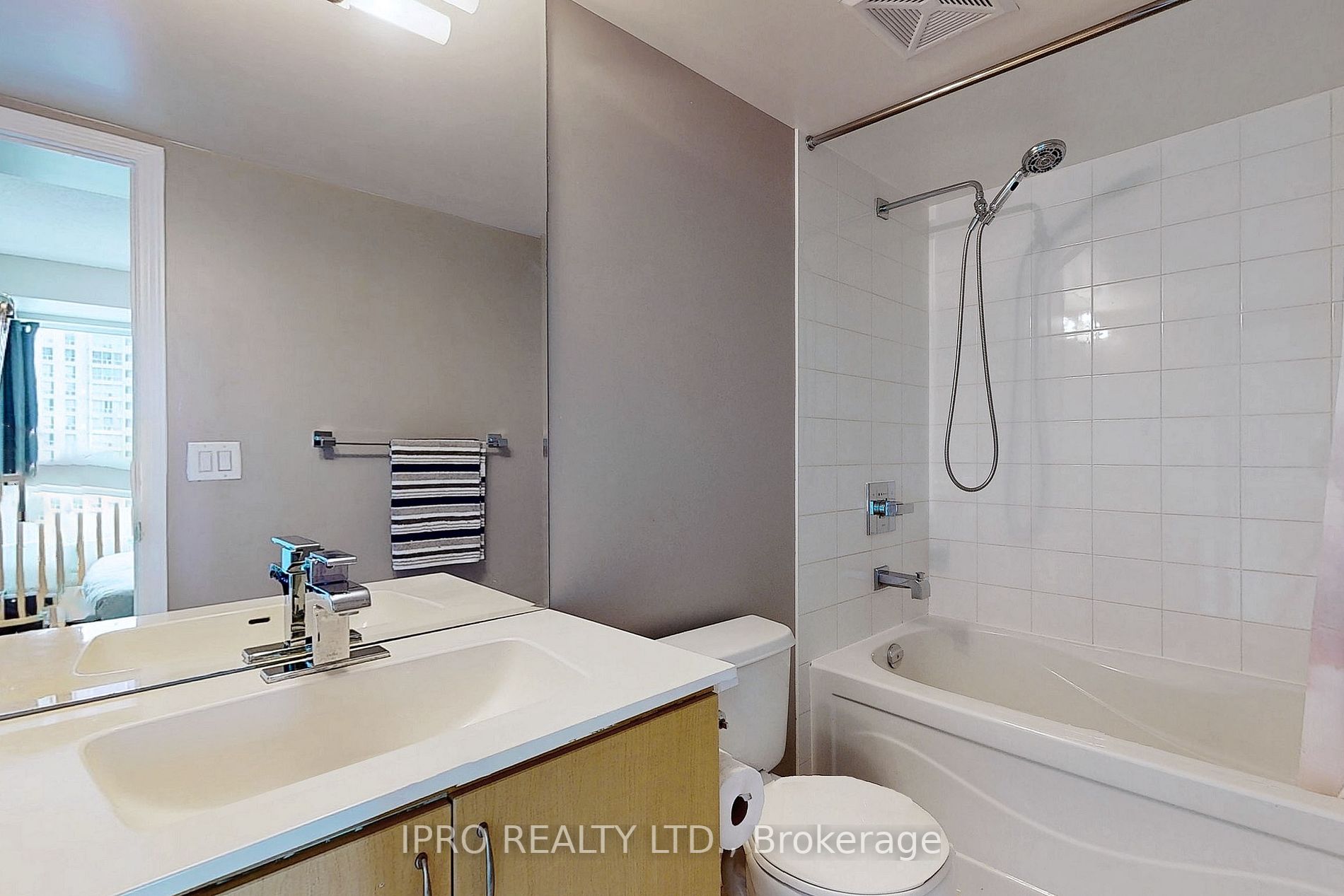 27 Rean Dr, #518