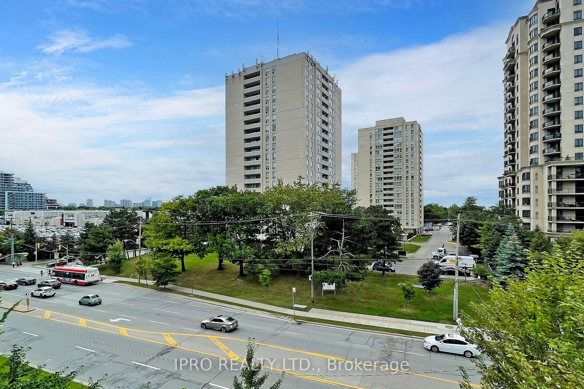27 Rean Dr, #518
