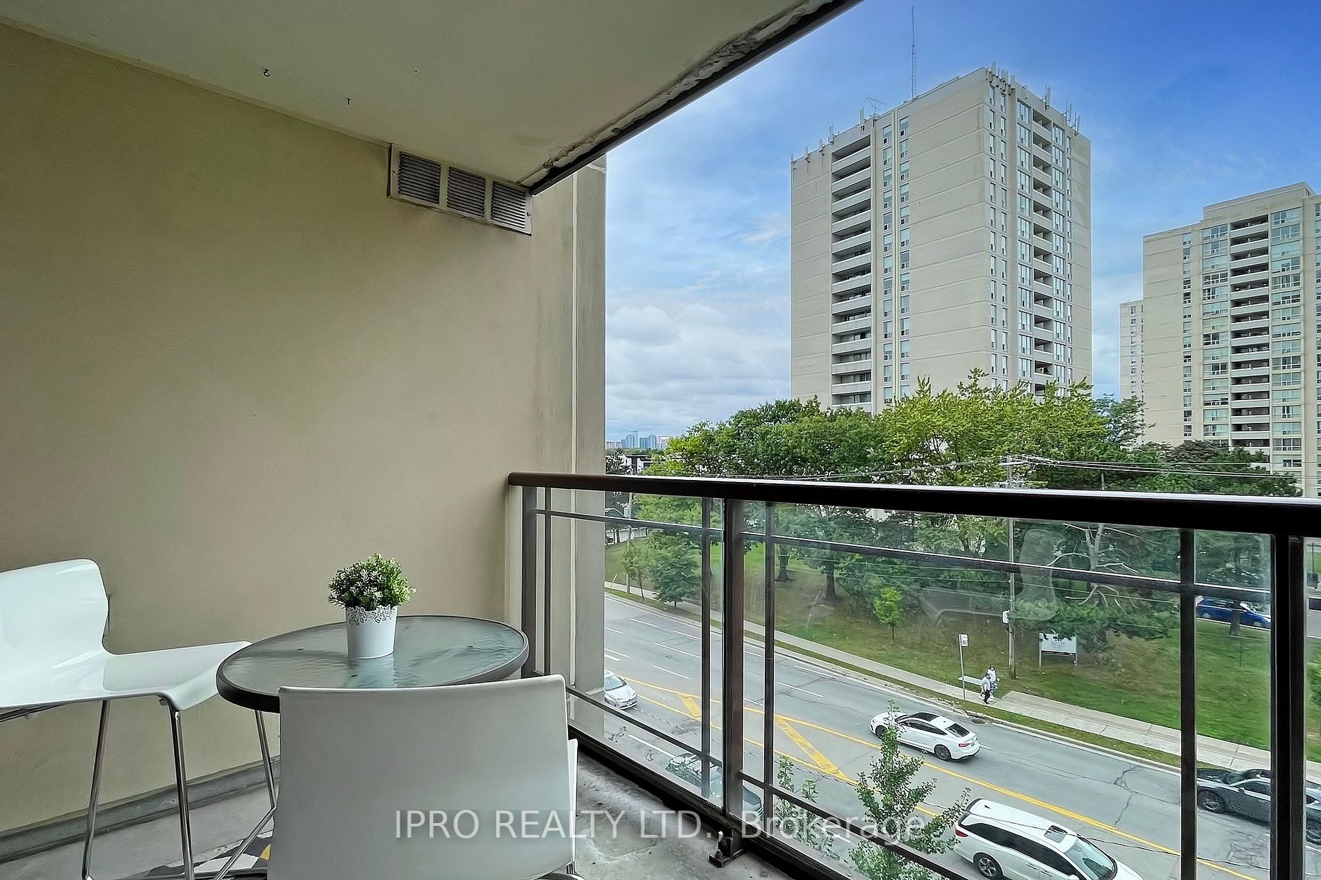 27 Rean Dr, #518
