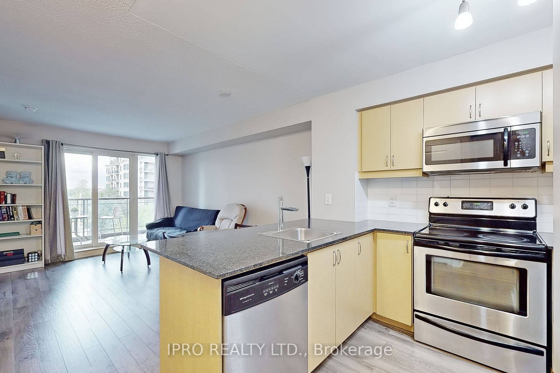27 Rean Dr, #518