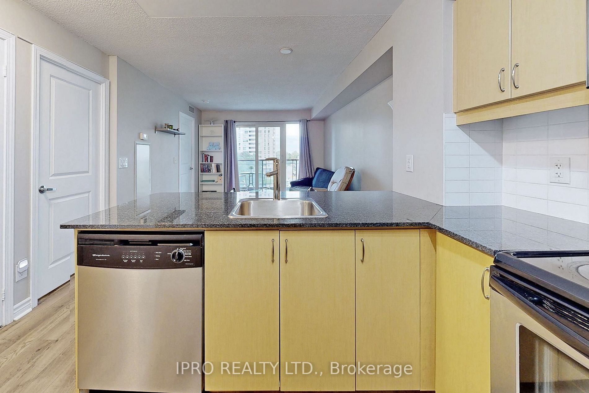 27 Rean Dr, #518