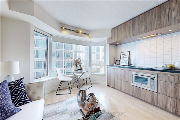 155 Yorkville Ave, Toronto