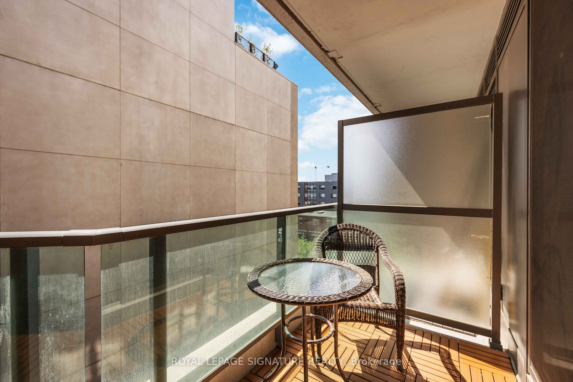 377 Madison Ave, #527