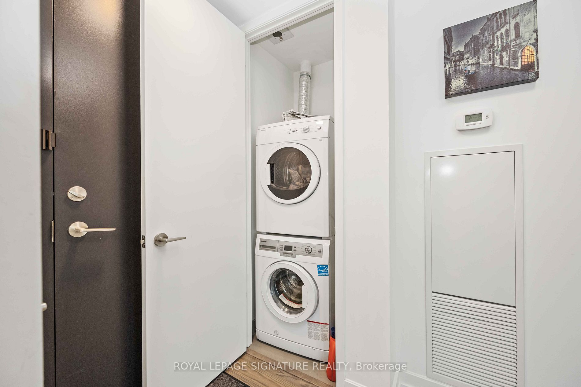 377 Madison Ave, #527