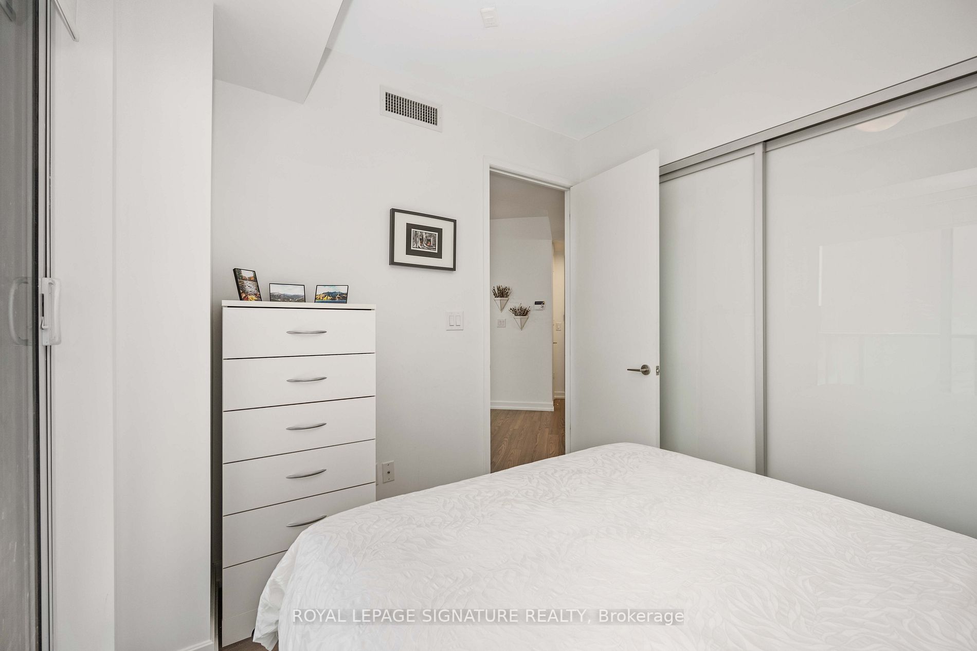 377 Madison Ave, #527