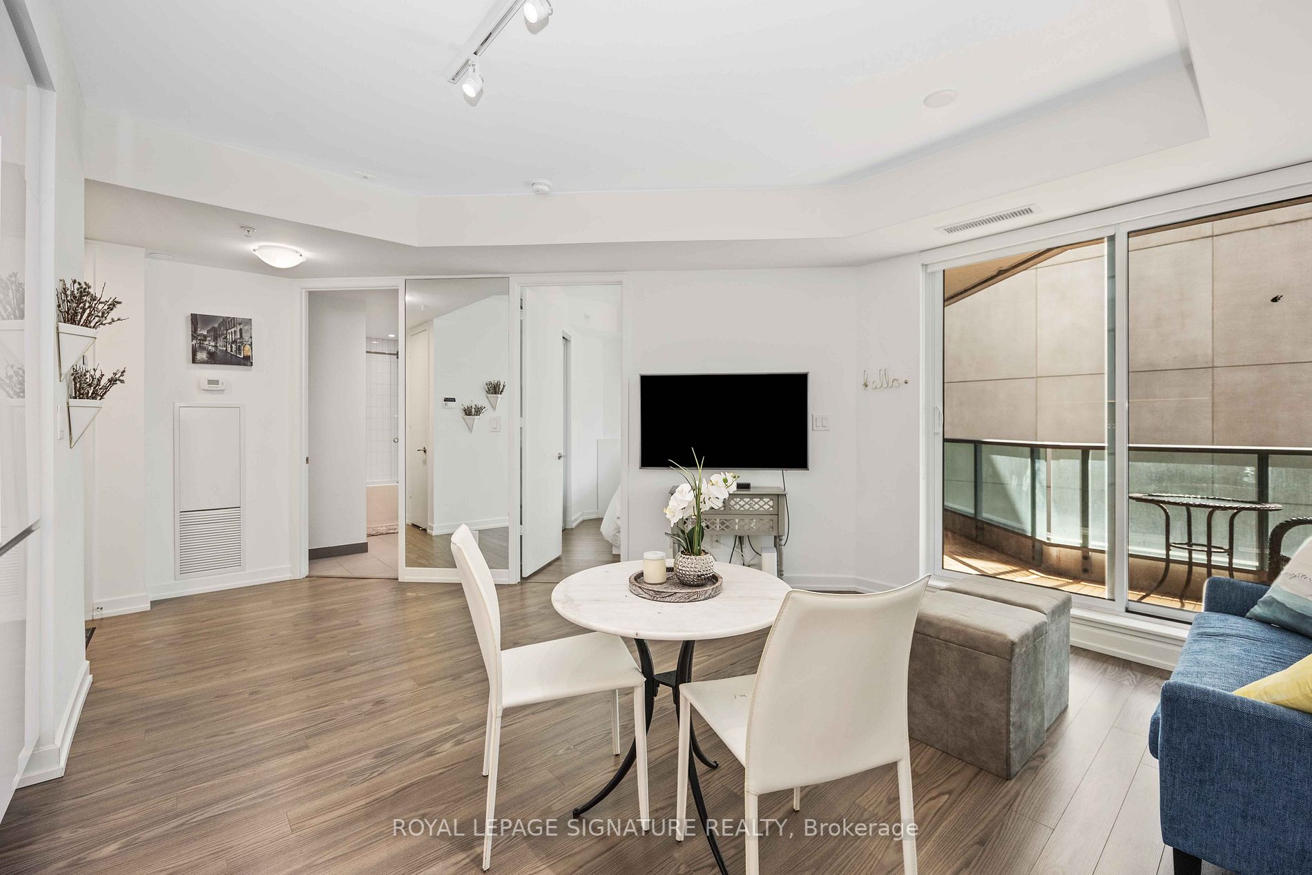 377 Madison Ave, #527