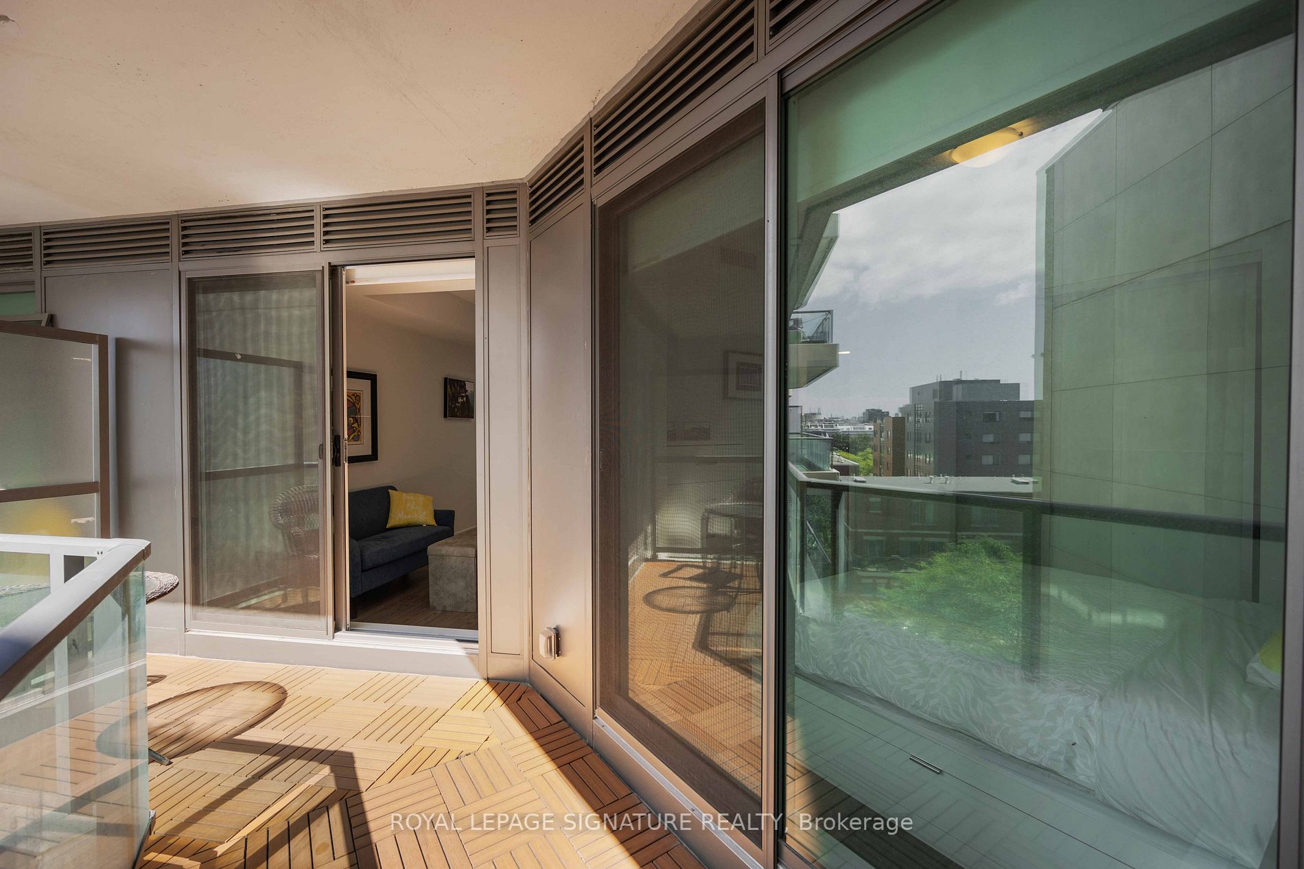 377 Madison Ave, #527