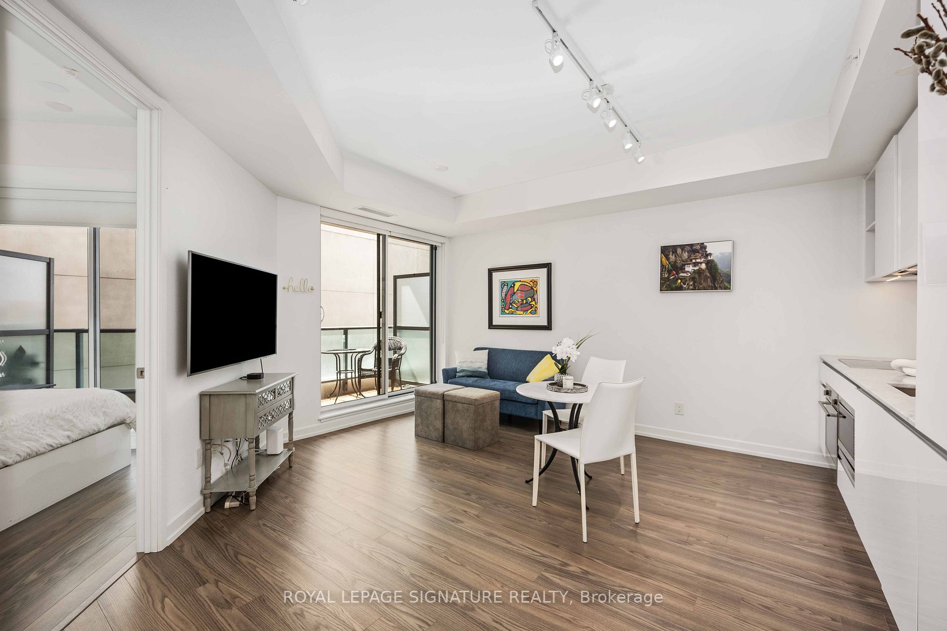 377 Madison Ave, #527