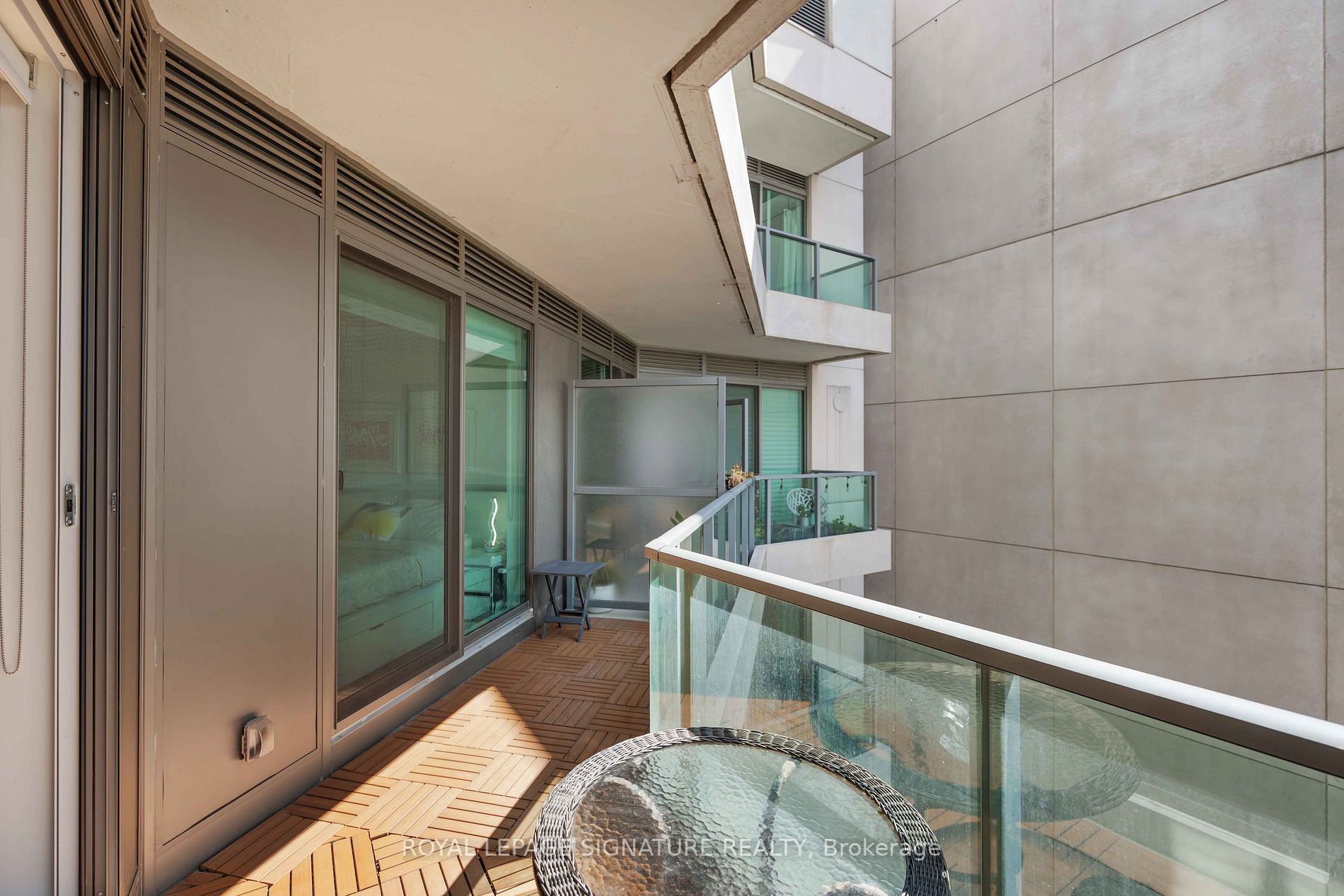 377 Madison Ave, #527