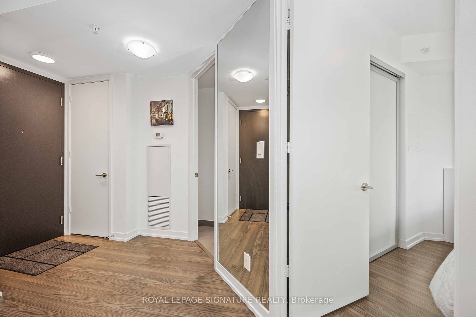 377 Madison Ave, #527