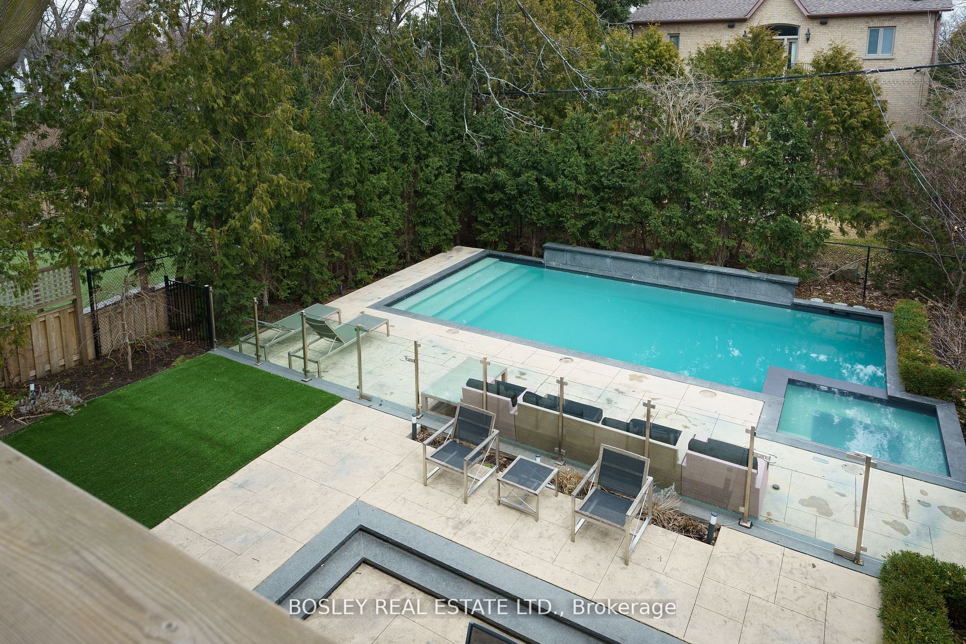47 De Vere Gdns