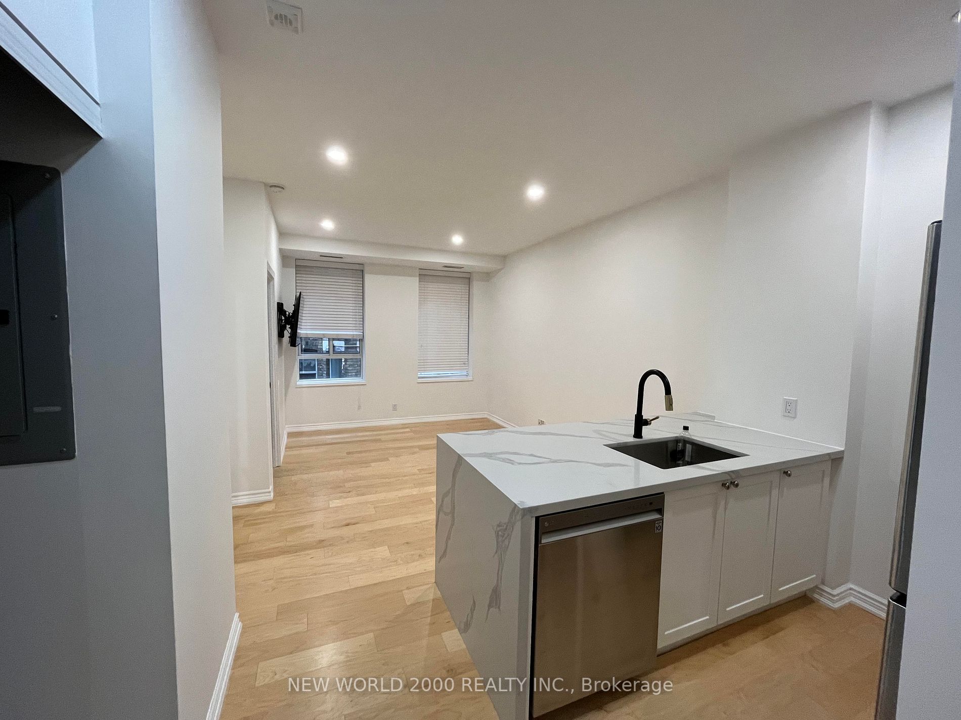 135 Maitland St, #204