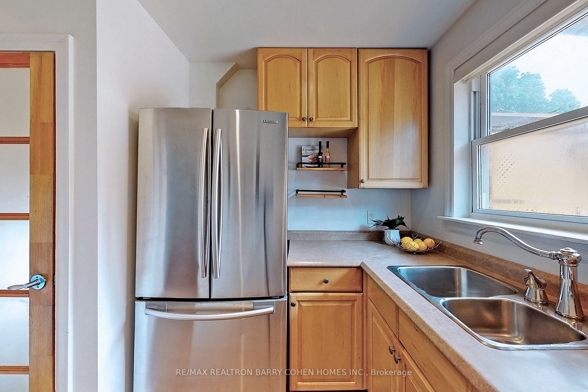 281 Laird Dr