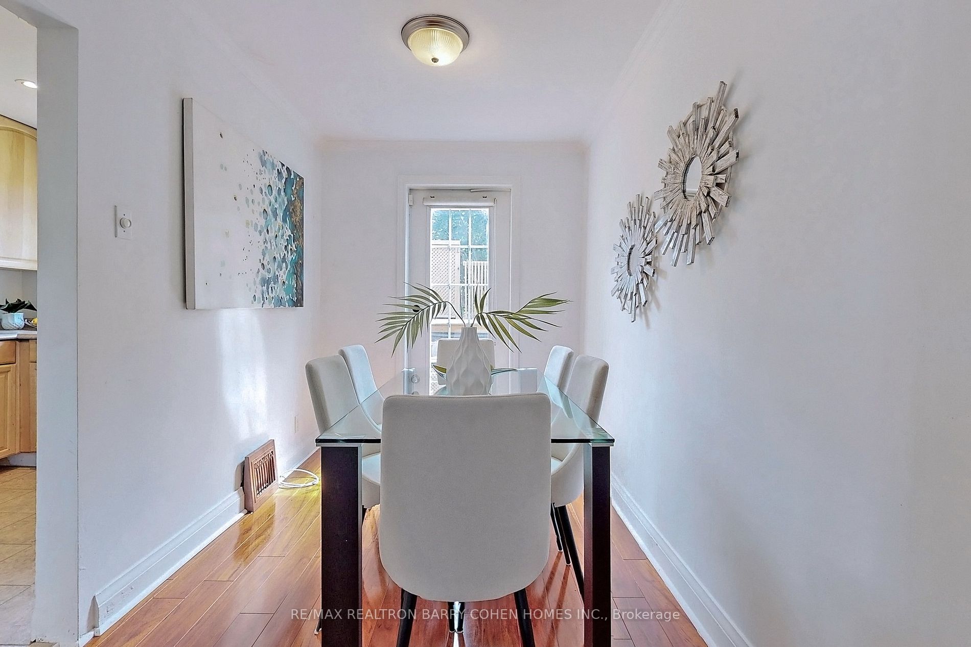 281 Laird Dr