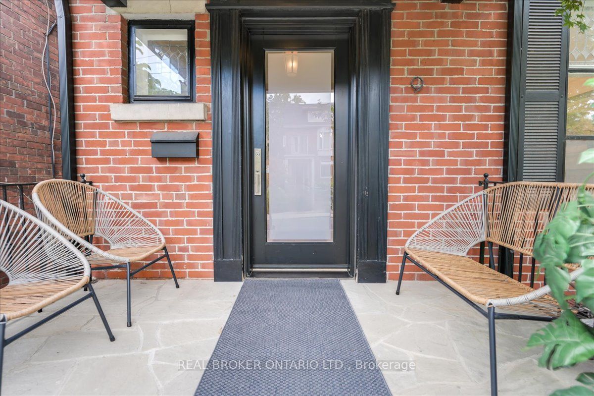 9 Duggan Ave