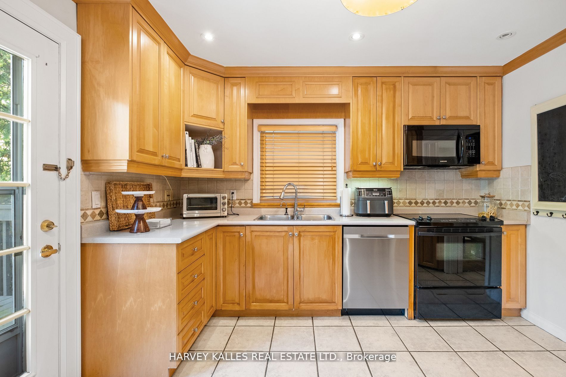 Listing C6810506 - Large Photo # 9