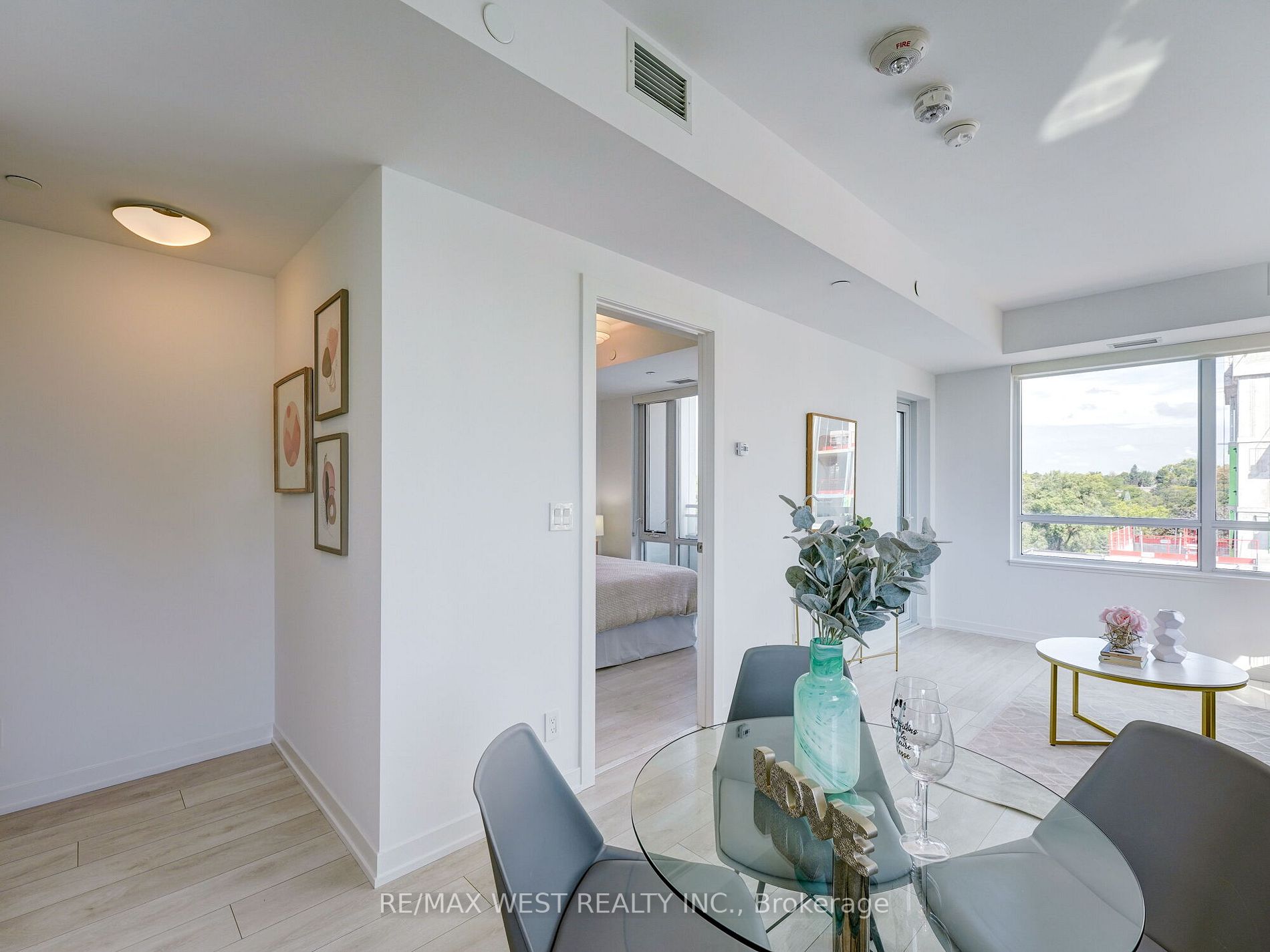 223 St. Clair Ave W, #613