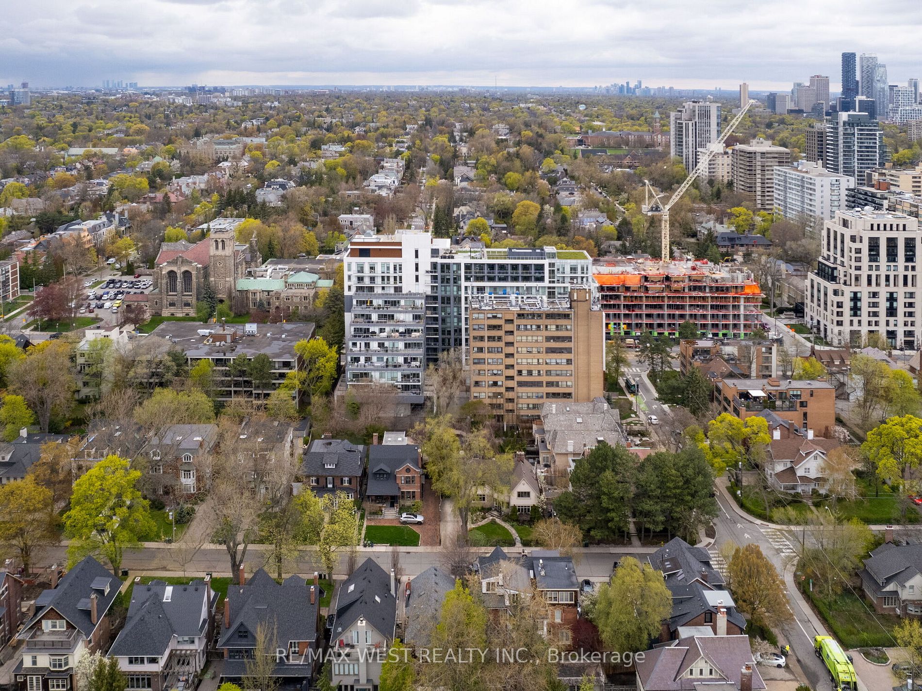 223 St. Clair Ave W, #613