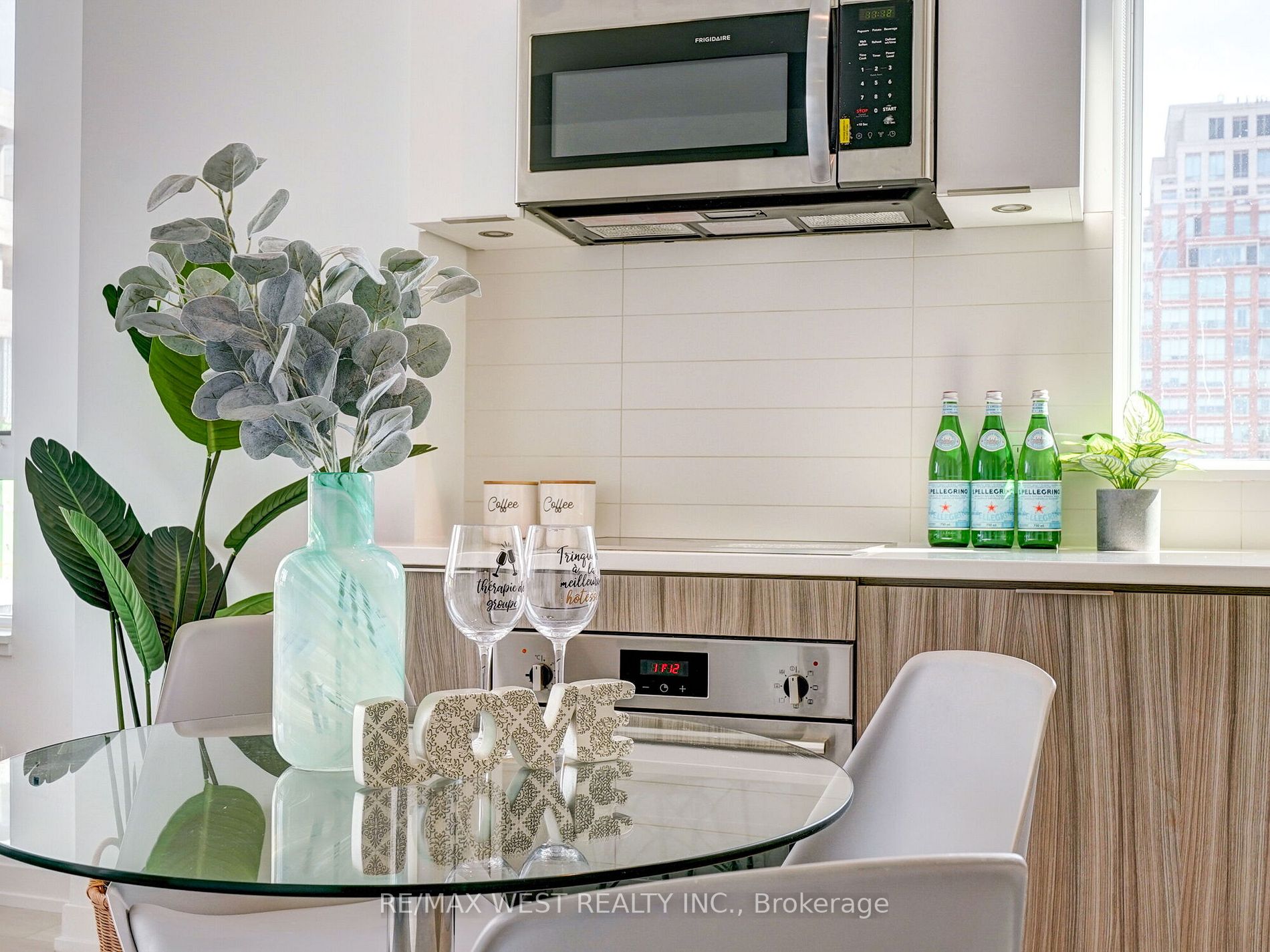 223 St. Clair Ave W, #613