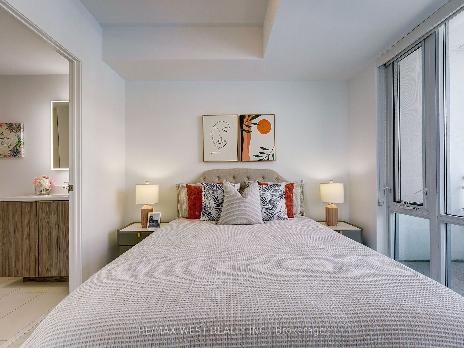 223 St. Clair Ave W, #613