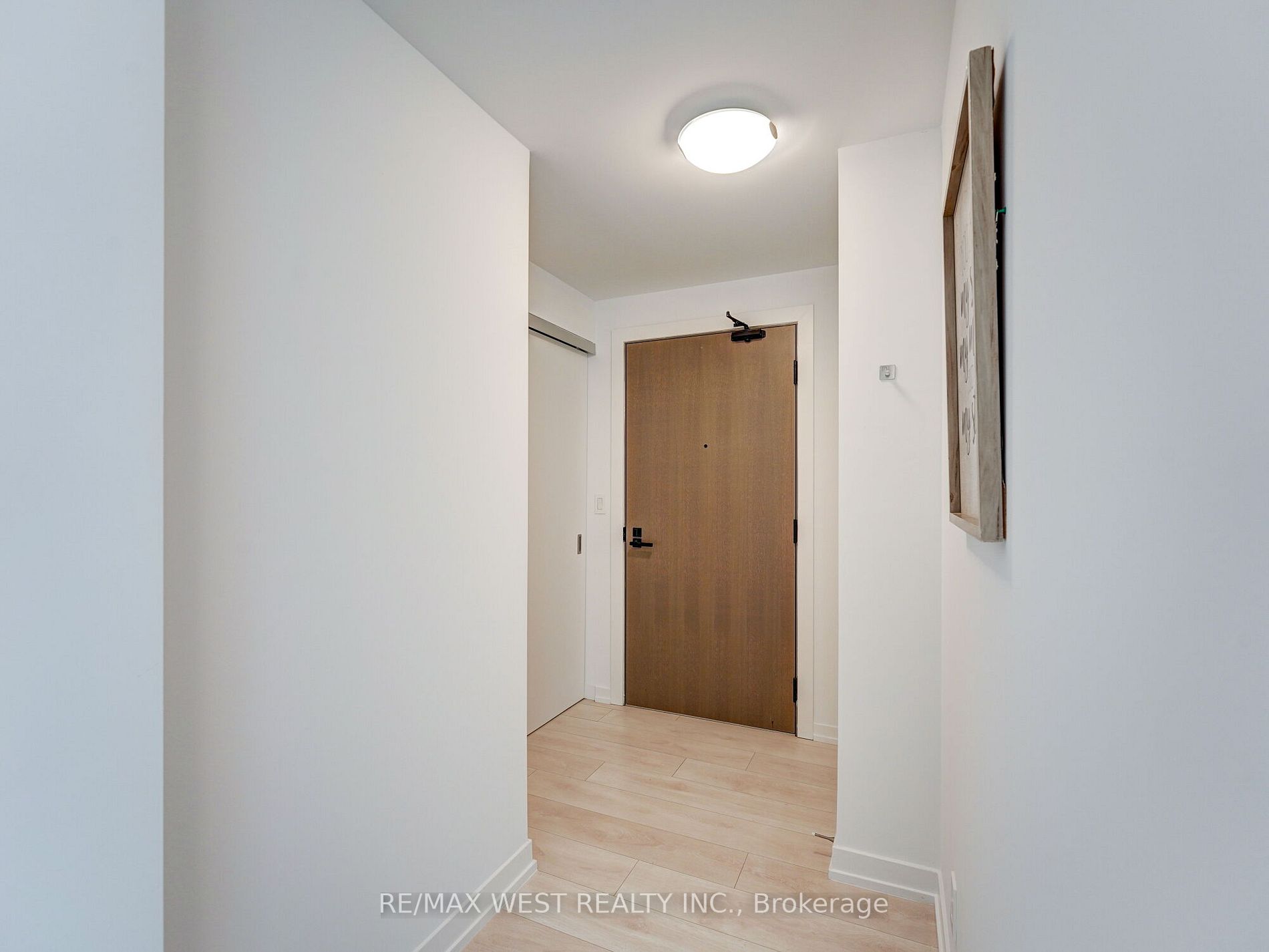 223 St. Clair Ave W, #613