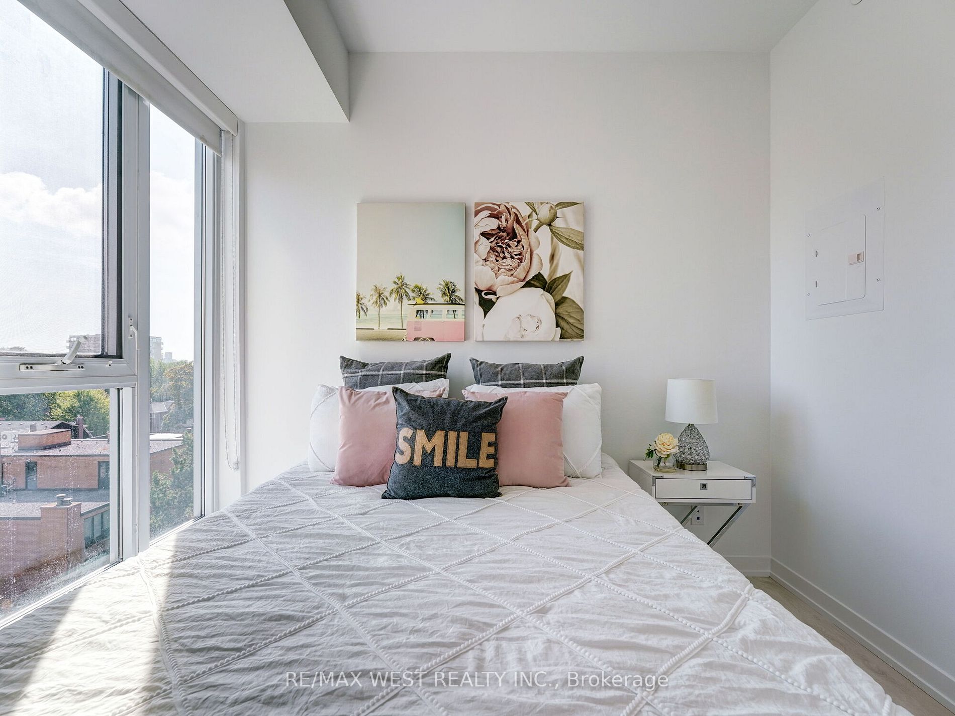 223 St. Clair Ave W, #613