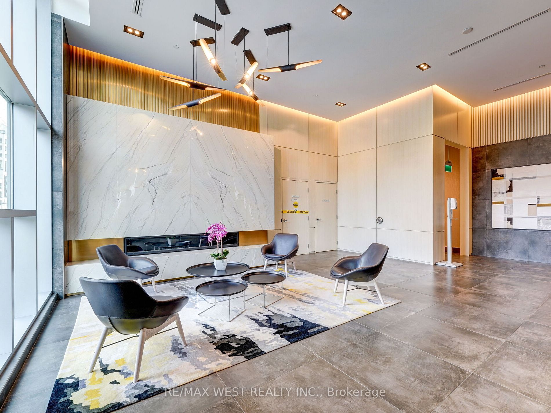 223 St. Clair Ave W, #613