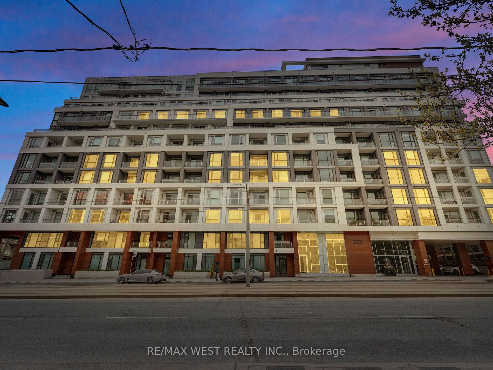223 St. Clair Ave W, #613