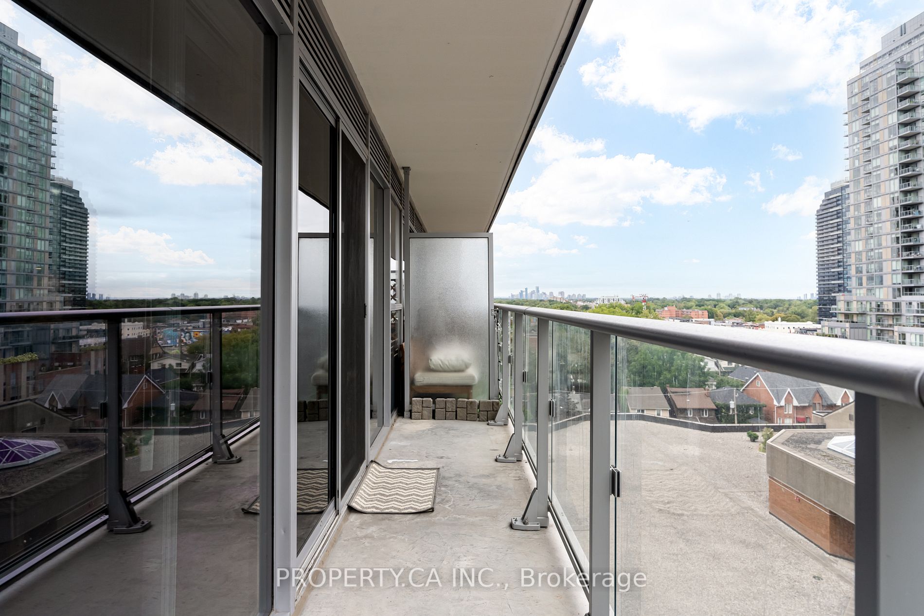 58 Orchard View Boulevard, #907