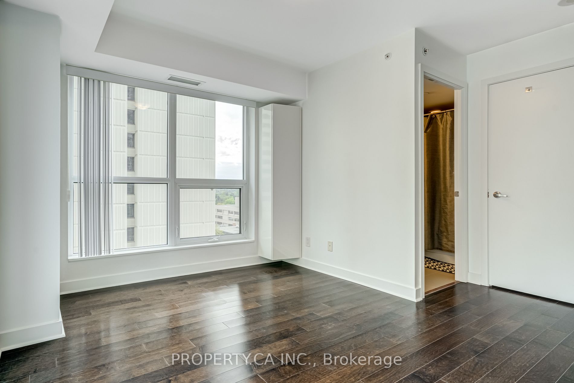 58 Orchard View Boulevard, #907
