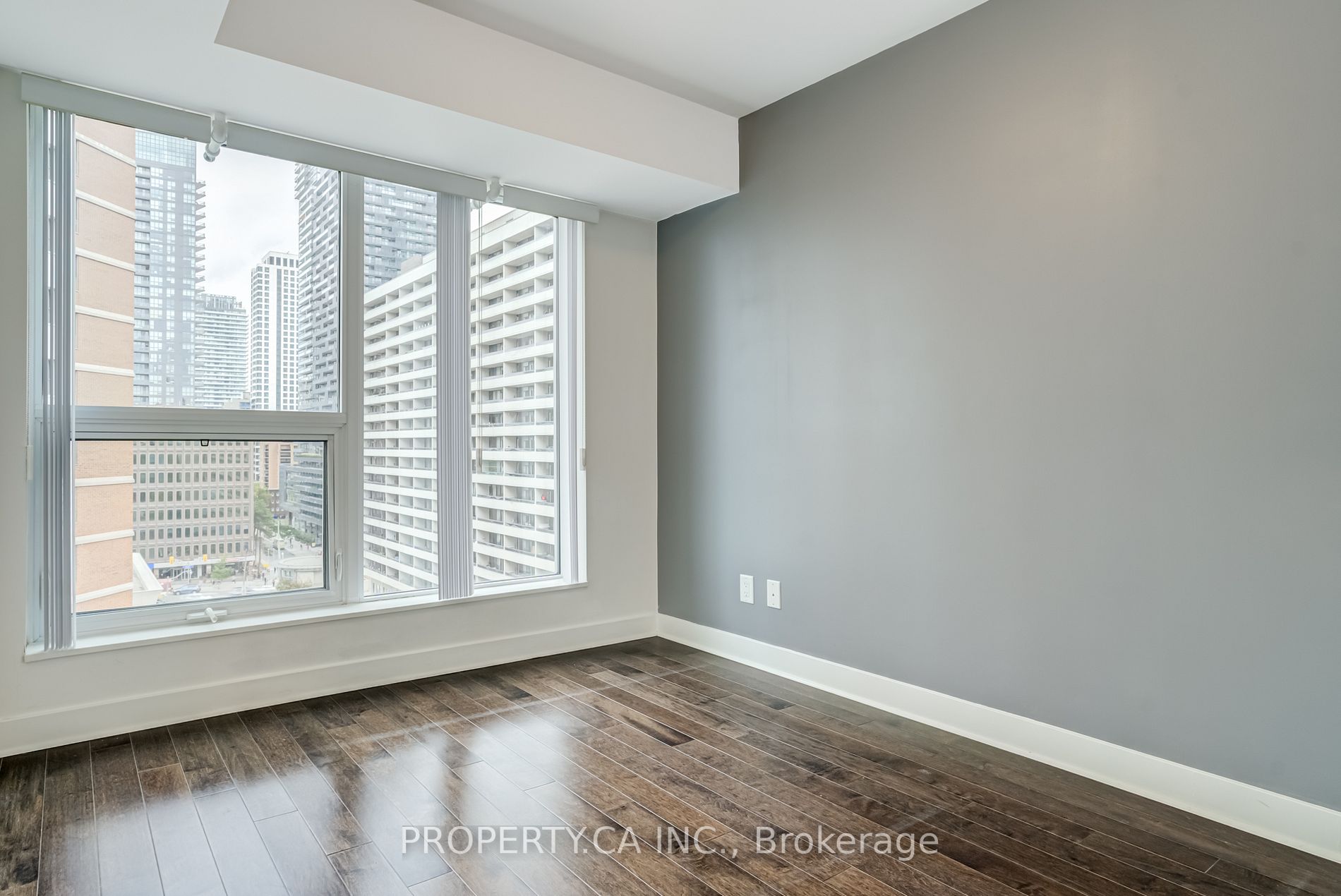 58 Orchard View Boulevard, #907