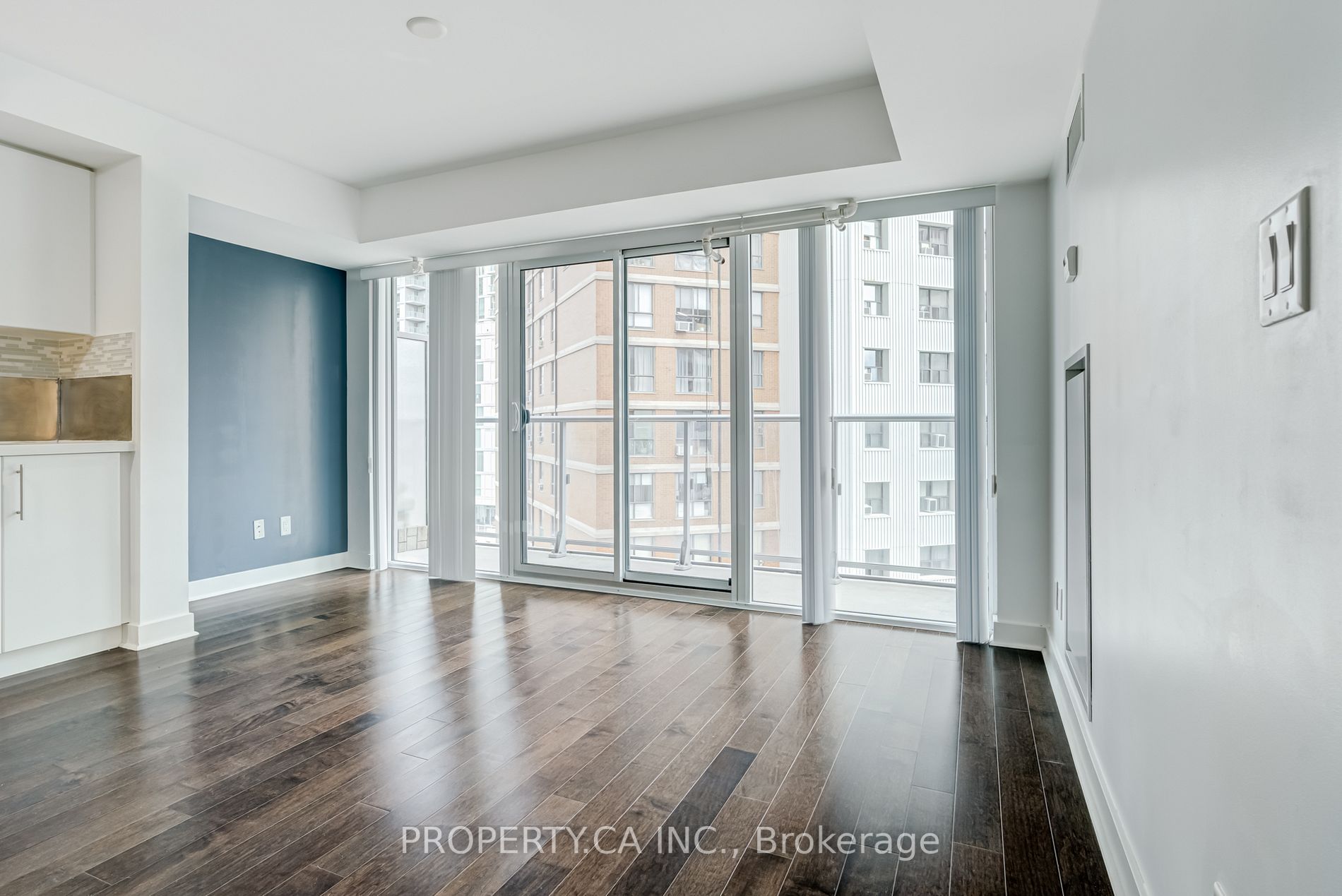 58 Orchard View Boulevard, #907