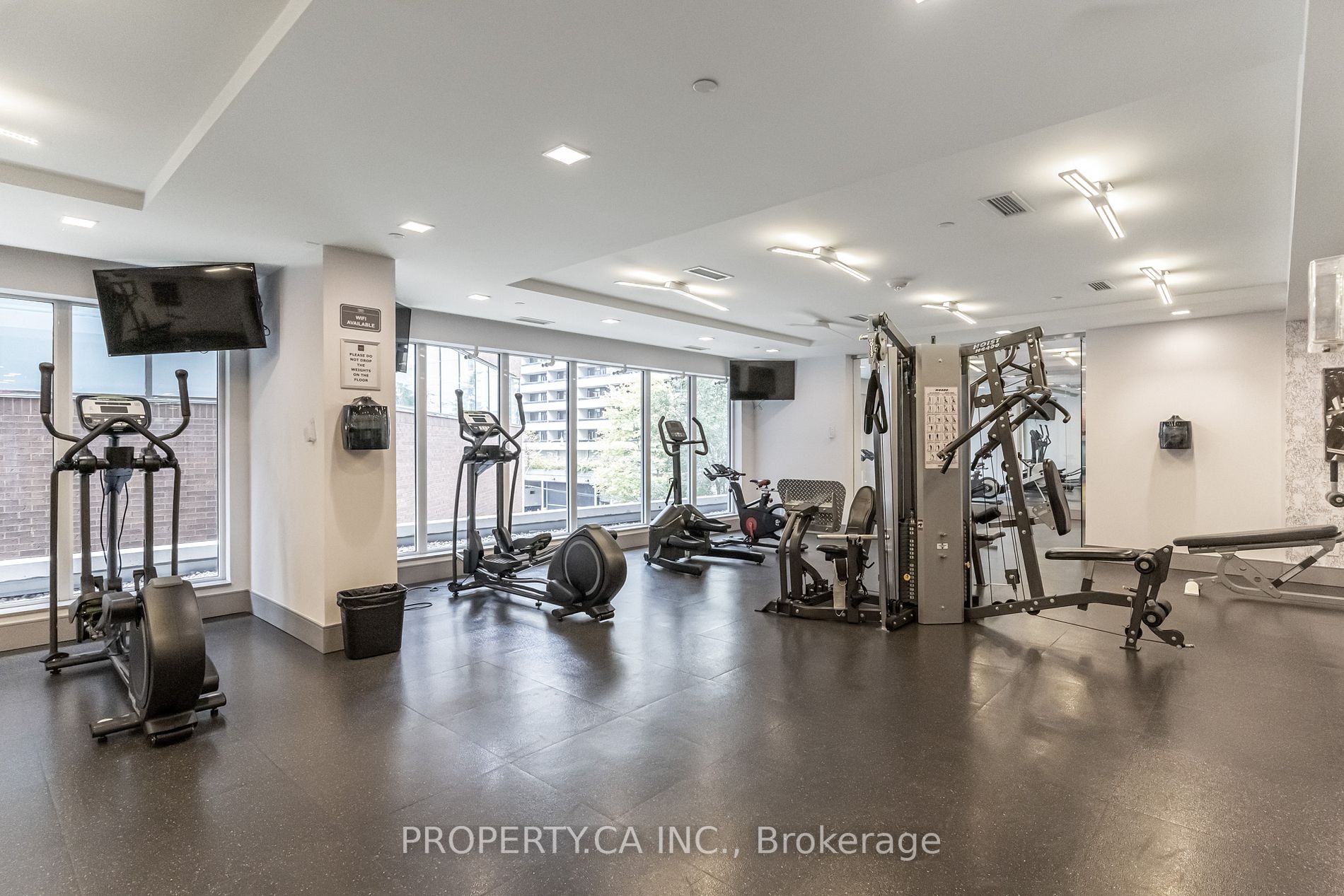 58 Orchard View Boulevard, #907