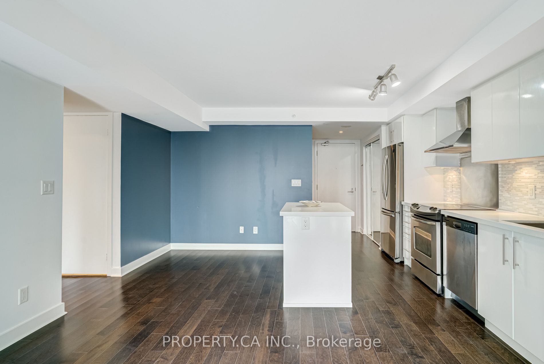 58 Orchard View Boulevard, #907