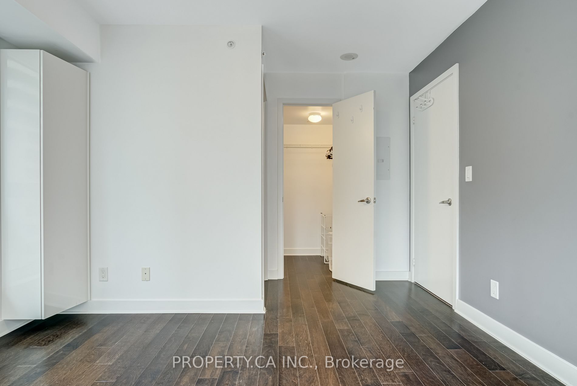 58 Orchard View Boulevard, #907