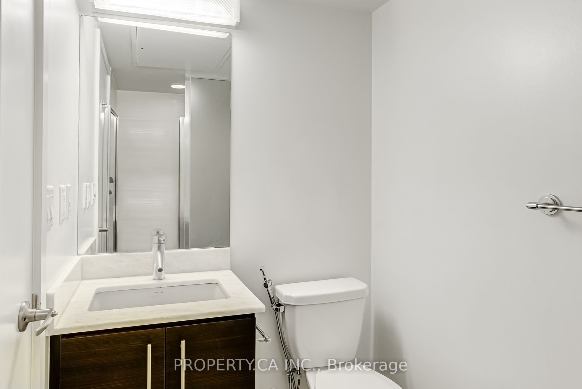 58 Orchard View Boulevard, #907