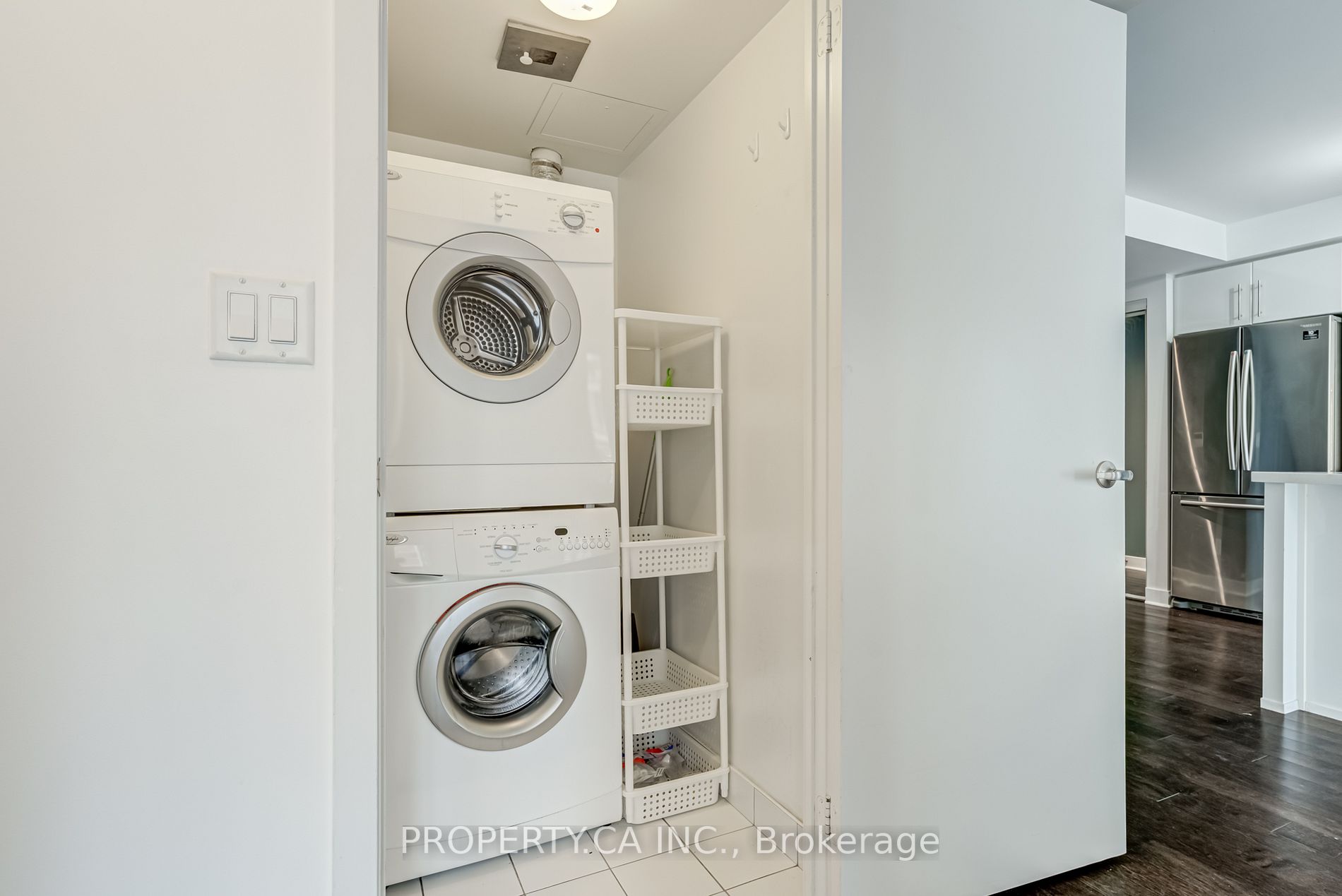 58 Orchard View Boulevard, #907