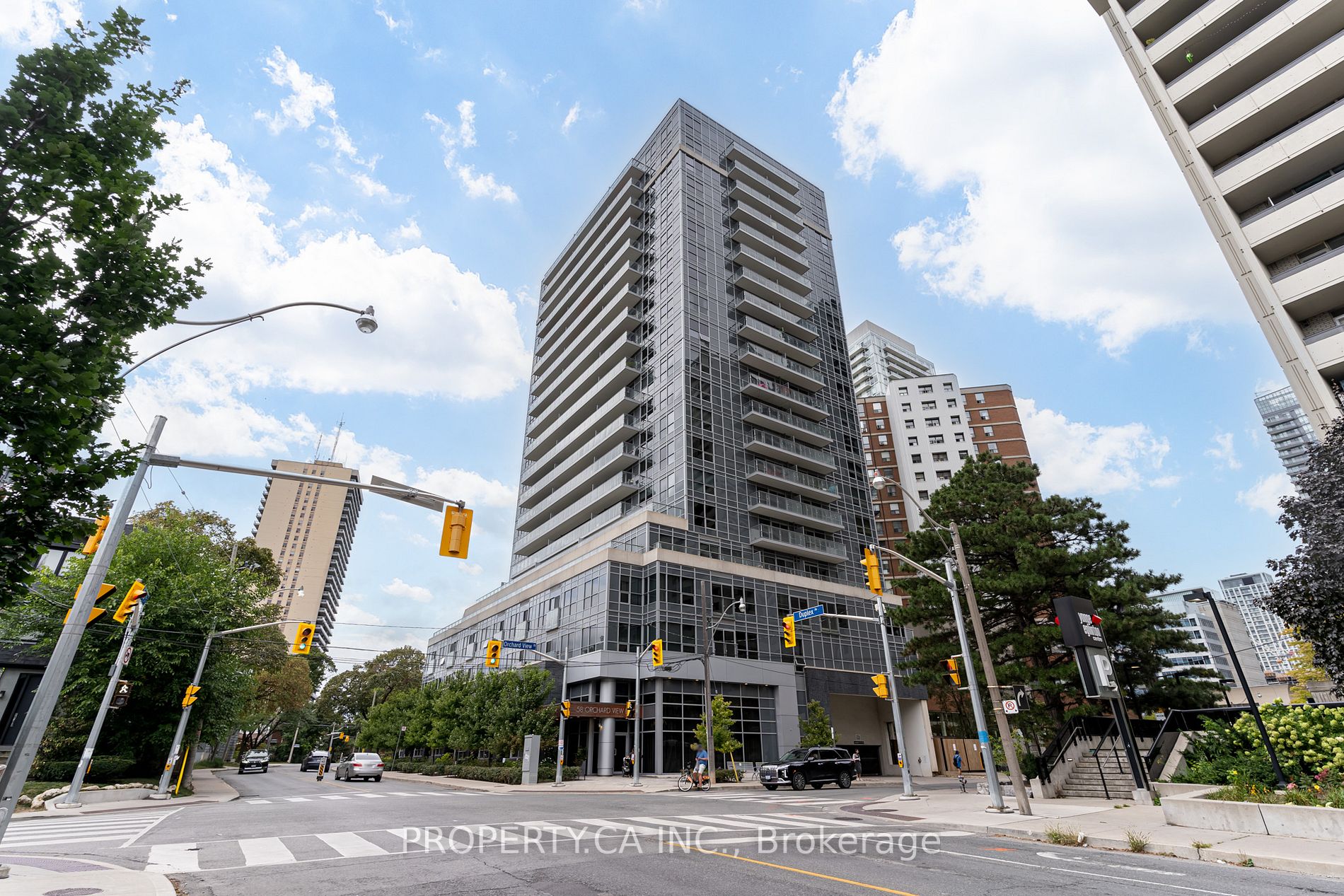 58 Orchard View Boulevard, #907