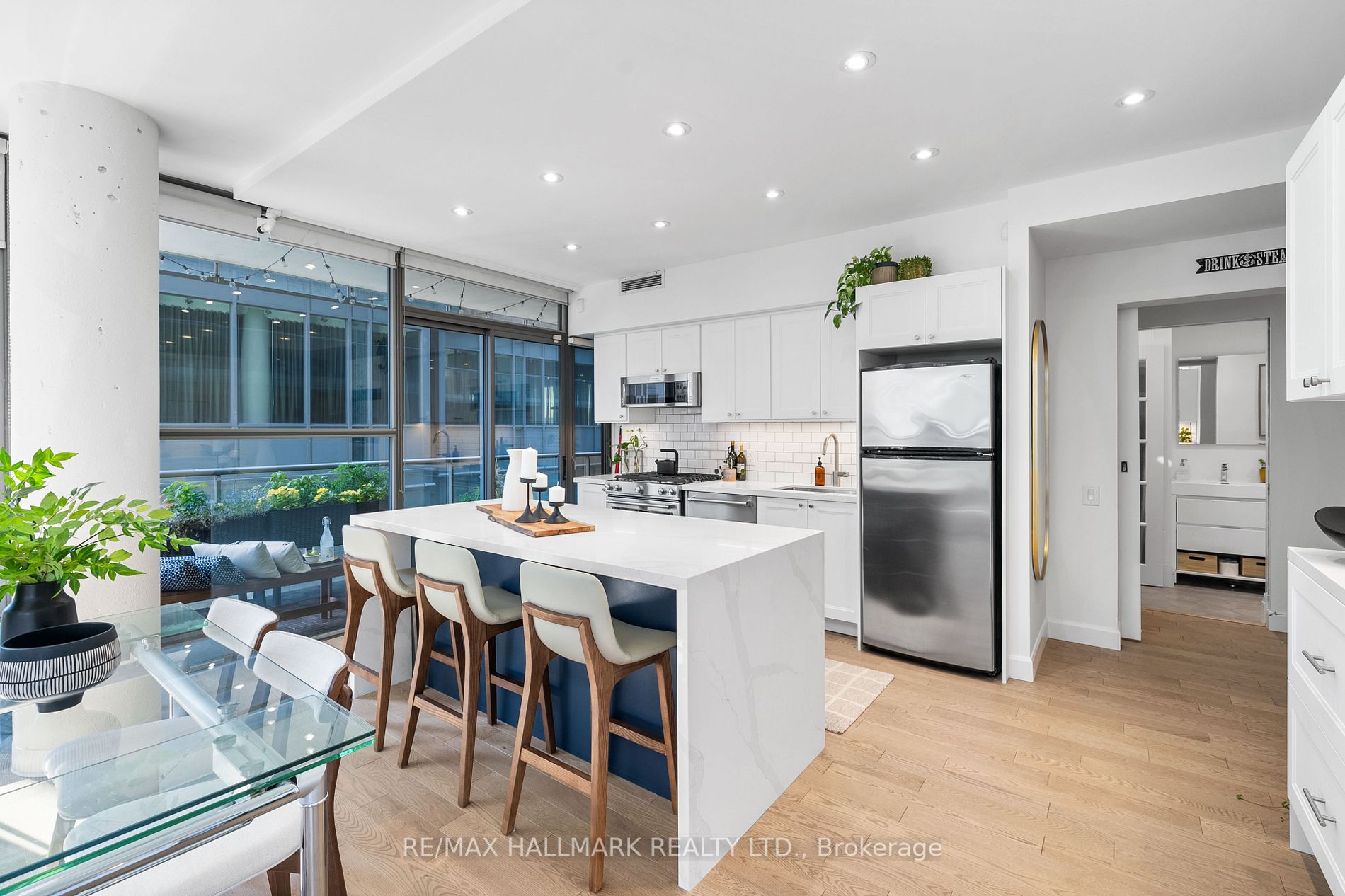 25 Oxley St, #808