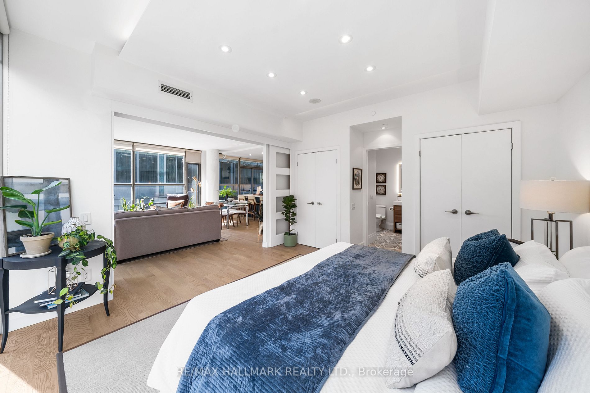 25 Oxley St, #808