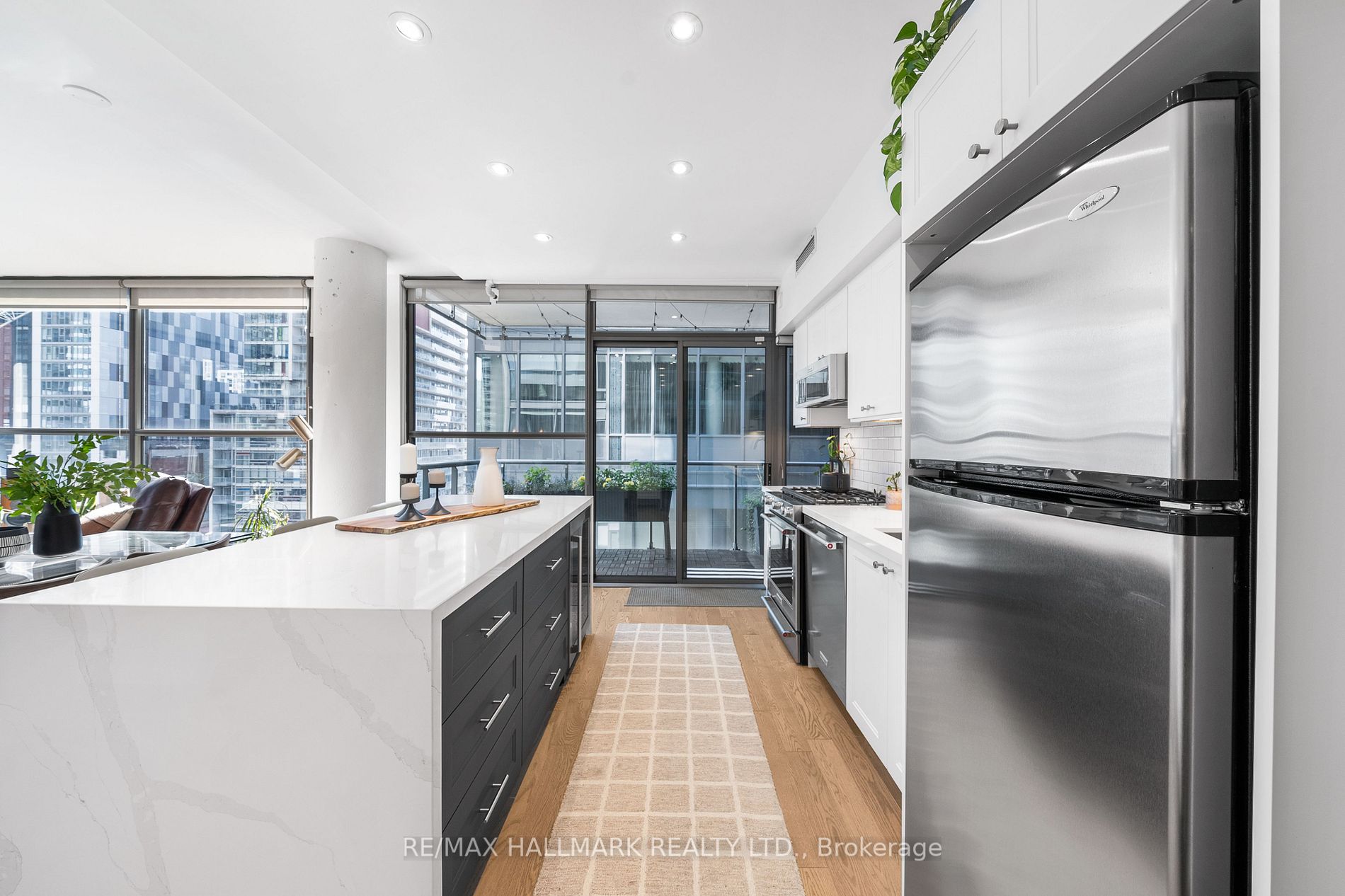 25 Oxley St, #808