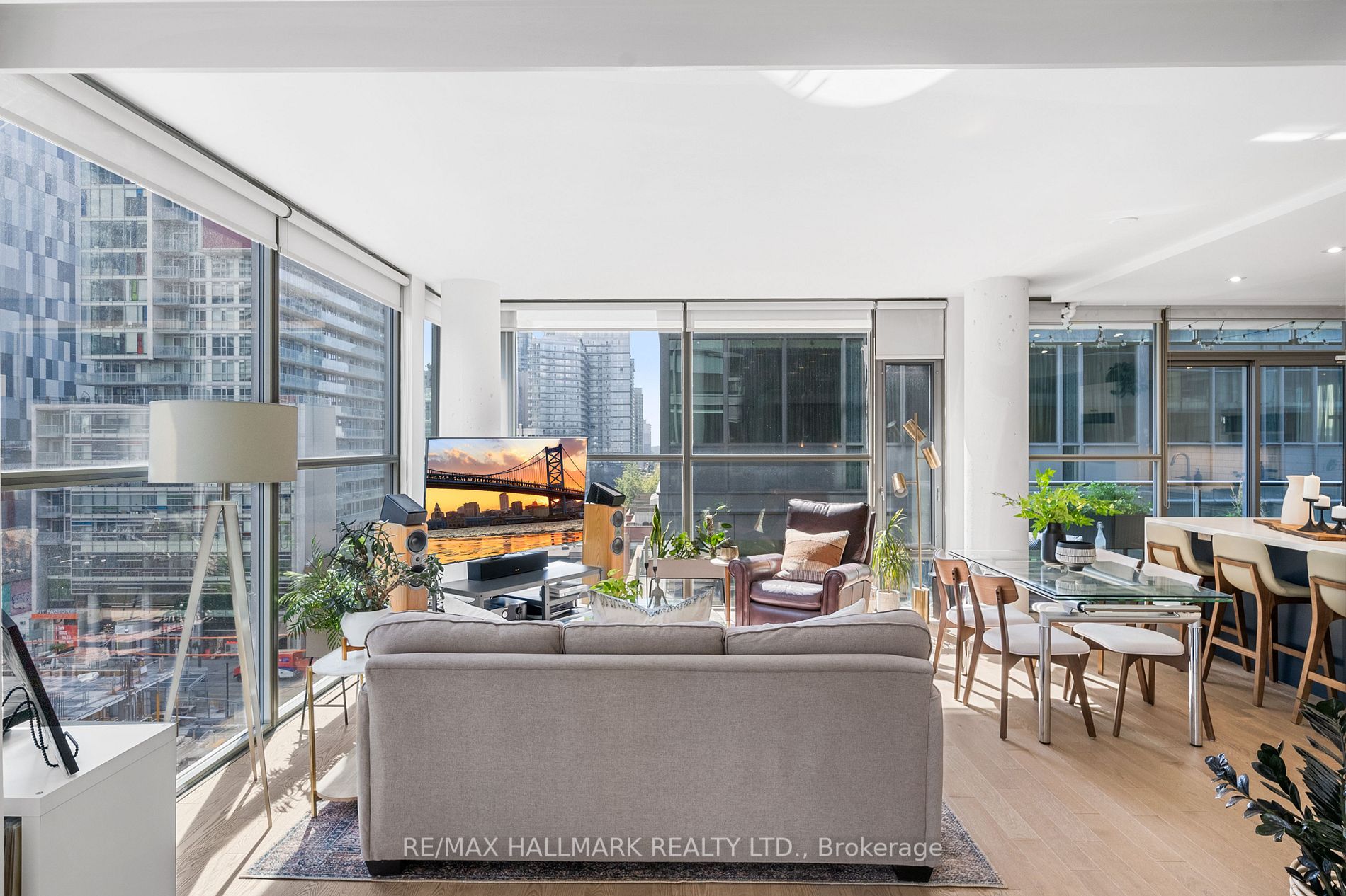 25 Oxley St, #808